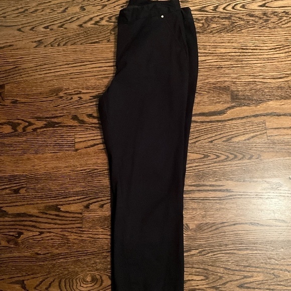 Dana Buchman Black Straight-Leg Cropped Pants - Size Women’s 10 - Picture 2 of 14